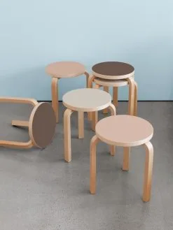 Artek Aalto Stool 60, Powder Linoleum - Birch -Stools Store FDS Artek 60 stool lifestyle 2023 EE 1