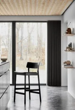 Woud Pause Bar Stool 2.0, 75 Cm, Black -Stools Store WOUD SS22 PAUSE COUNTER CHAIR STEDGE HIBO ARKIV 1